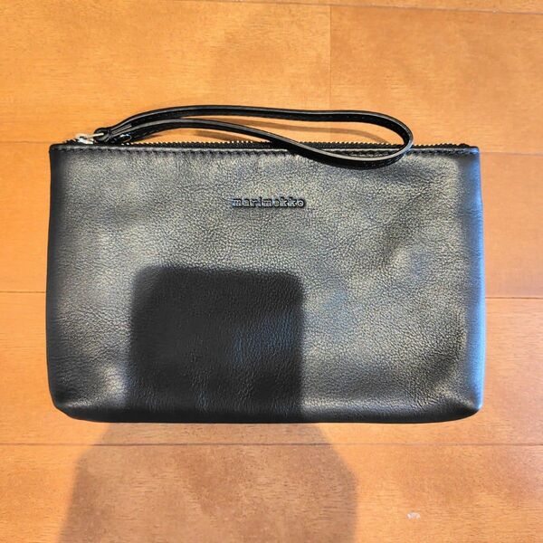 【美品】マリメッコ marimekko レザーポーチ 本革 ブラック Tasku