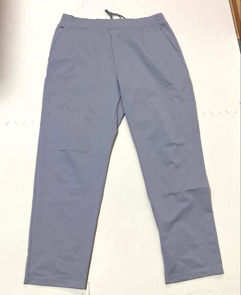 UNIQLO(ユニクロ)、ストレッチパンツ、淡い緑?ミント色?