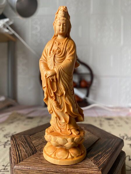 観音菩薩 細密木彫 繊細彫刻 立像 天然木材 観世音菩薩 観音様 お守り 仏教美術 ご本尊 縁起物高さ12cm