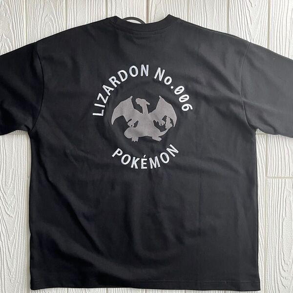 M ポケモン キャラクター リザードン 黒 Tシャツ 半袖 トップス アニメ ポケットモンスター ブラック メンズ レディース
