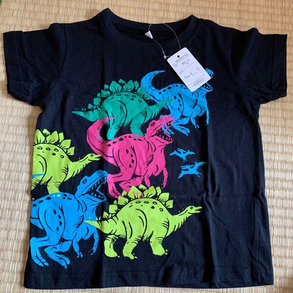 新品 恐竜柄 Tシャツ 120 黒 ブラック キッズ 子供服