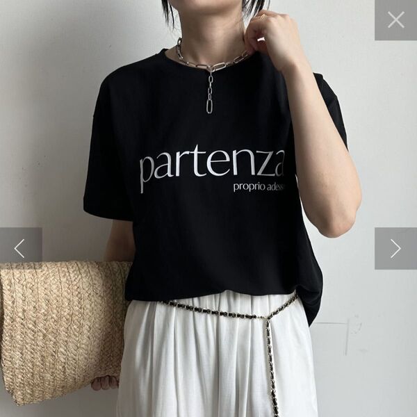 DouDou partenzaロゴプリントTEE