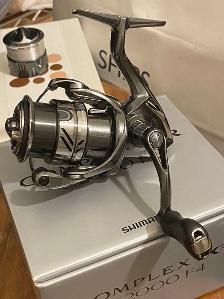 シマノ 21コンプレックスXR C2000 F4 ゴメクサスチタンラインローラー