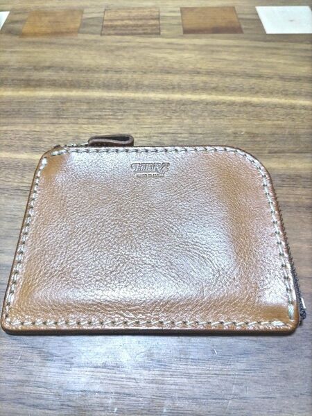 美品 herz ヘルツ L字ファスナー財布 キャメル