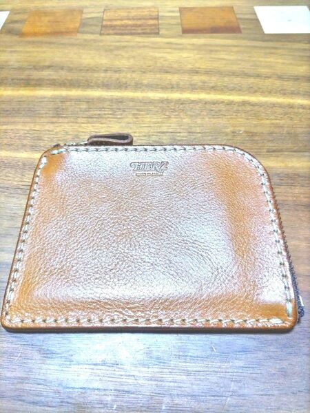 美品 herz ヘルツ L字ファスナー財布 キャメル