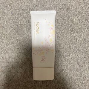 サナエクセル プロテクティブUVエッセンス 01 サクラ&ベルガモット