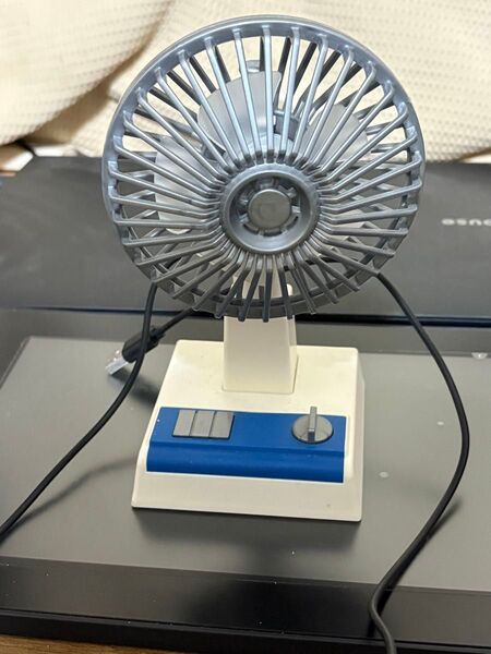 DAISO 絶版品 昭和レトロ ミニ扇風機