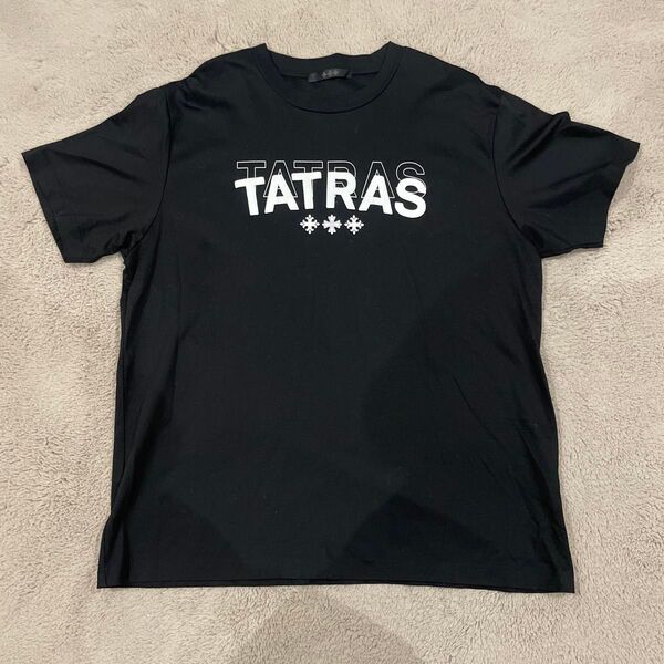 タトラス フロントロゴTシャツ 現行24ss 立体ロゴドン ブラック ビッグロゴ