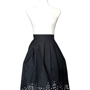 FOXEY NEW YORK フォクシーニューヨーク カットワーク フレアプリーツスカート 黒 40 フォクシー ブラック