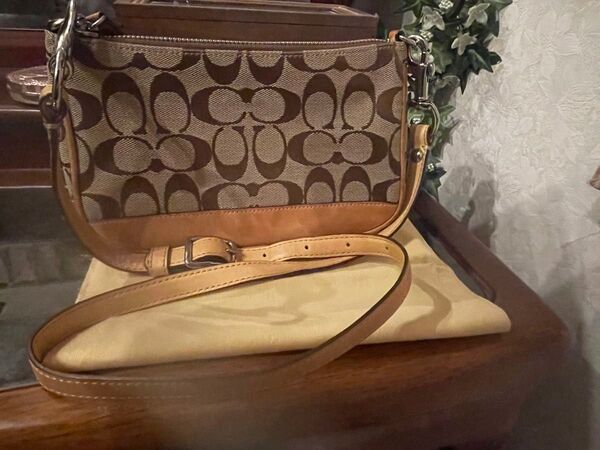 COACH ショルダー ミニバッグ シグネチャー ブラウン
