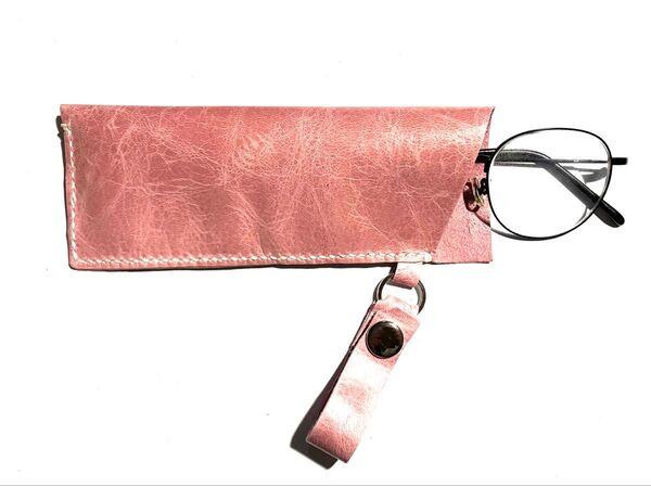 プルアップレザー ハンドメイド 本革 メガネケース ストラップ付 ピンク