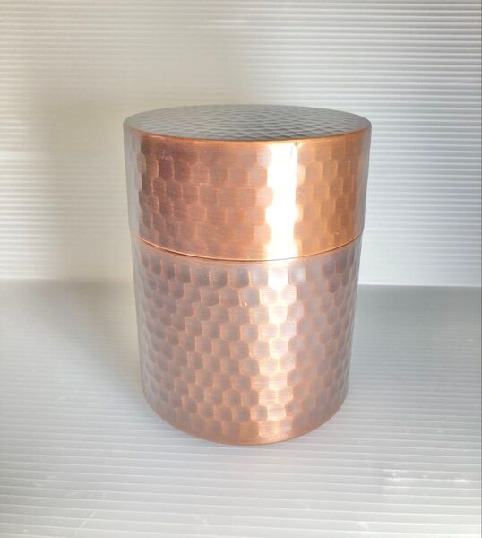 純銅製 茶筒 未使用 付属品無 茶道具 茶器 茶葉入れ コーヒー豆 鎚目 小物入れ アンティーク レトロ 華器ペン立て