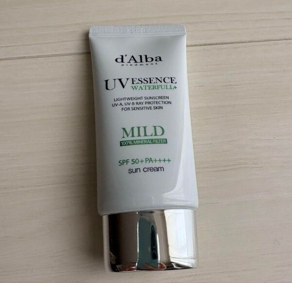 【新品未使用】d'Alba ダルバ ウォータフルマイルドサンクリーム50ml