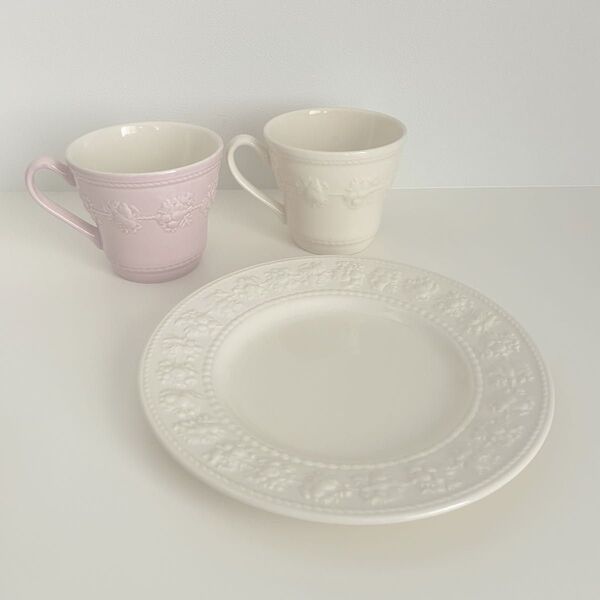 WEDGWOOD ウェッジウッド フェスティビティ FESTIVITY ペア マグカップ 2客+プレート皿 1枚 食器