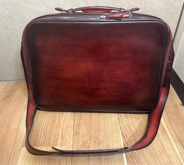 ほぼ新品 定価 90万 ベルルッティ オーバーナイト トラベルバッグ 旅行バッグ ショルダー付き パティーヌ レザー バーガンティ