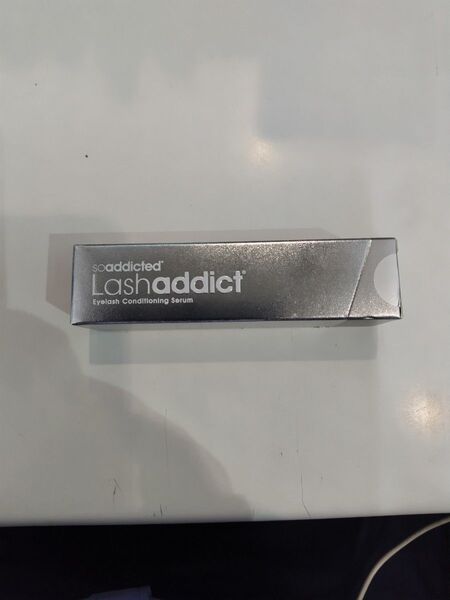 新品未使用 ラッシュアディクト まつ毛美容液 5ml 匿名配送 即購入可 定価11.000円 Lashaddict