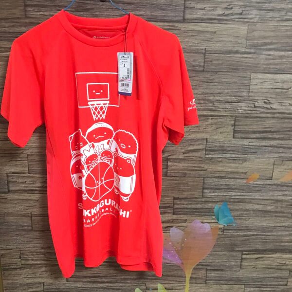ファイテン (PHITEN) (メンズ、レディース) Tシャツ 半袖 すみっコぐらし バスケ Sサイズ(162〜168)