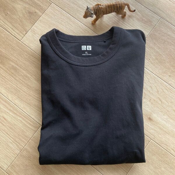 ユニクロ クールネックt xl 半袖です