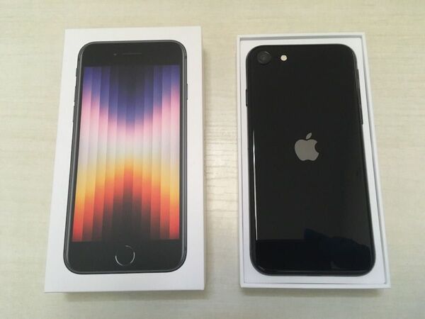 超美品 開封済未使用 保証11/19迄 iPhone SE 第3世代 64GB ミッドナイト SIMフリー 輸入品