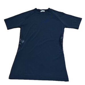 トレーニングシャツ