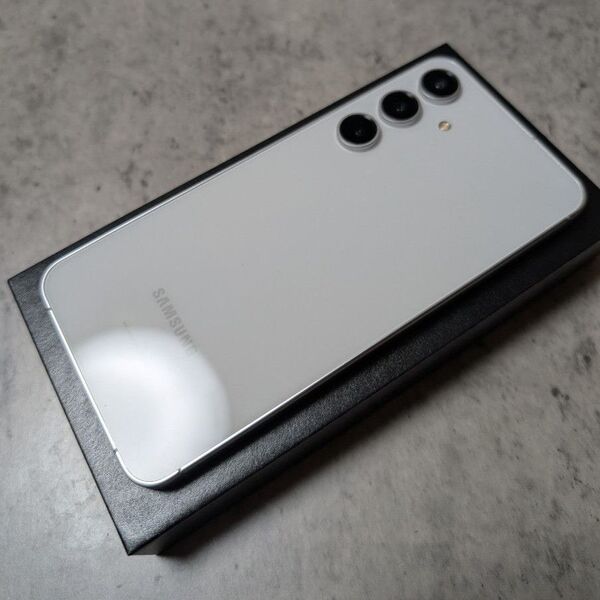 Galaxy S24 FE 128GB グレー SM-S721Q 国内版