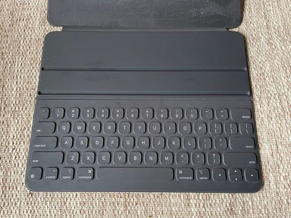 12.9インチiPad Pro 第3世代用 キーボードフォリオ Smart Keyboard Folio MU8H2LL/A