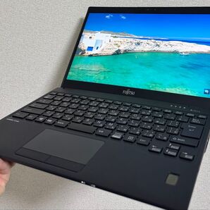 富士通軽量ノートパソコン i5 LTEありWindows 11 Pro