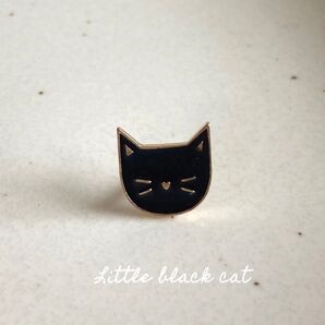 小さな黒猫のピンバッジ ブローチ ネコ プレゼント ピンズ ねこ