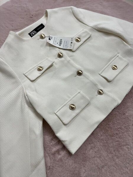 ZARA ノーカラー ジャケット 金ボタン 白 S 未使用タグ