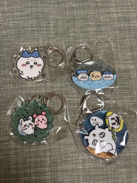 ちいかわ アクリルキーホルダー 4個セット ちいかわ ハチワレ モモンガ