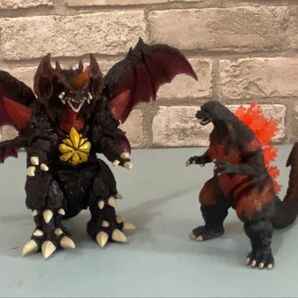 【☆短期出品!早い者勝ち】HGXゴジラ デストロイア フィギュア 2体セット(発光ユニット付き)