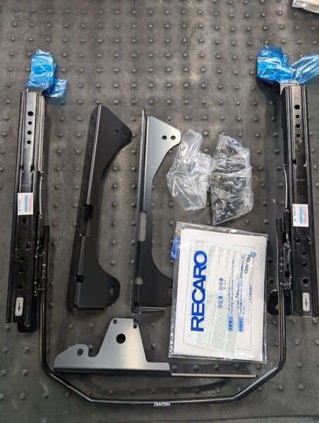 「美品」日産 NISSAN Z34 RZ34 フェアレディZ RECARO ウルトラ シートレール 助手席 サイドアダプター付