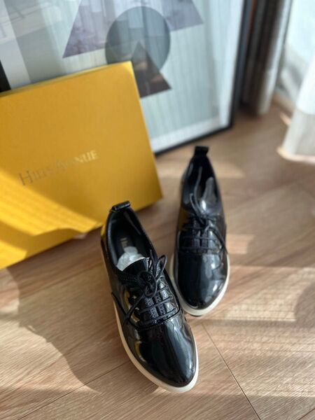 新品 HILLS AVENUE スニーカー ブラック エナメル調 22