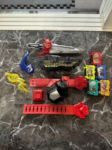 仮面ライダーセイバー 変身ベルト DX聖剣ソードライバー