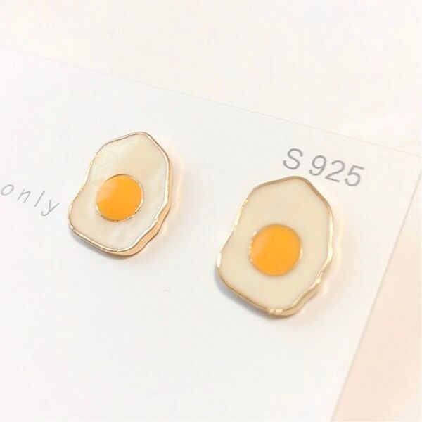 ポストSilver925 ゴールド目玉焼きピアス 未使用品 S925