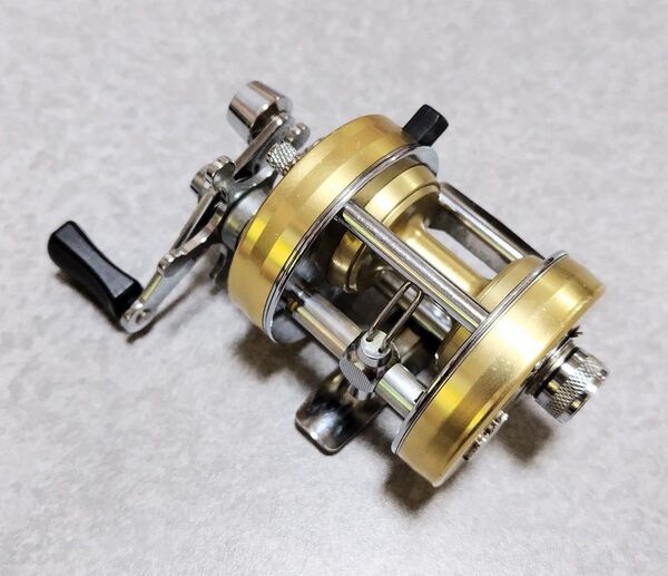 アブガルシア ABU アンバサダー2500Cゴールド ambassadeur アブ ベイトリール 釣具
