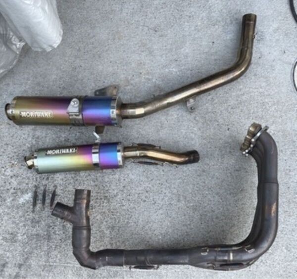 【希少品】車検対応フルエキモリワキ2本出しマフラー CBR1000RR SC57