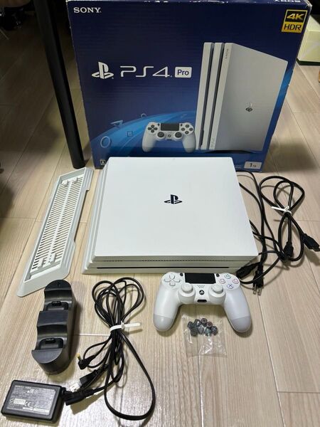 PS4 Pro 本体 + ソフト2本 セット 縦置きスタンド 充電器
