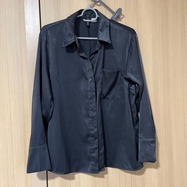 H&M サテンシャツ ブラウス トップス ブラック レディース