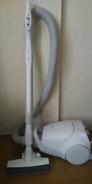 22年製!!、軽量型、パナソニック、紙パック式掃除機(パワーノズル)