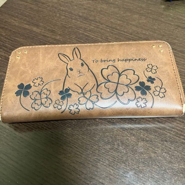長財布 クローバーとウサギのイラストが可愛い レディース ブラウン 中古品