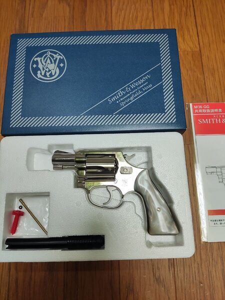 タナカ S&W M36 2inch ニッケルフィニッシュ Ver2 トラビスモデル ラミネート ホワイト パール グリップ