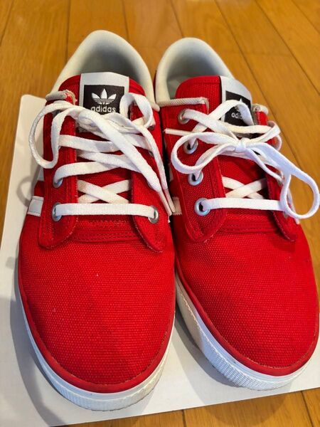 adidas キャンバス スニーカー レッド