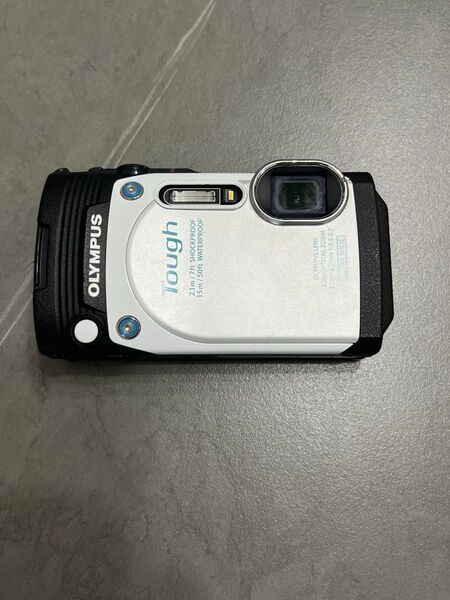 OLYMPUS STYLUS TG-870 Tough 防水・耐衝撃デジカメ