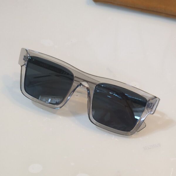 Prada Eyewearプラダ シンボル スクエアサングラス