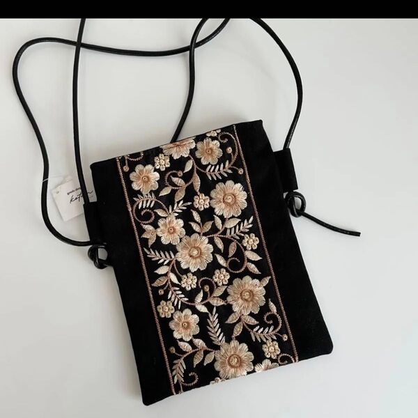 インド刺繍のスマホポシェット スマホショルダー ショルダーバッグ