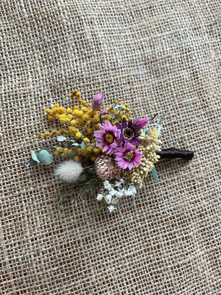 コサージュ①ドライフラワーコサージュ① お花のアクセサリー ブローチ カントリー雑貨 ハンドメイドドライフラワースワッグ