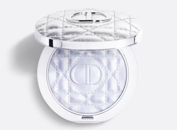 DIOR ディオールスキン フォーエヴァー グロウ ルミナイザー 05 ブルーストロボ