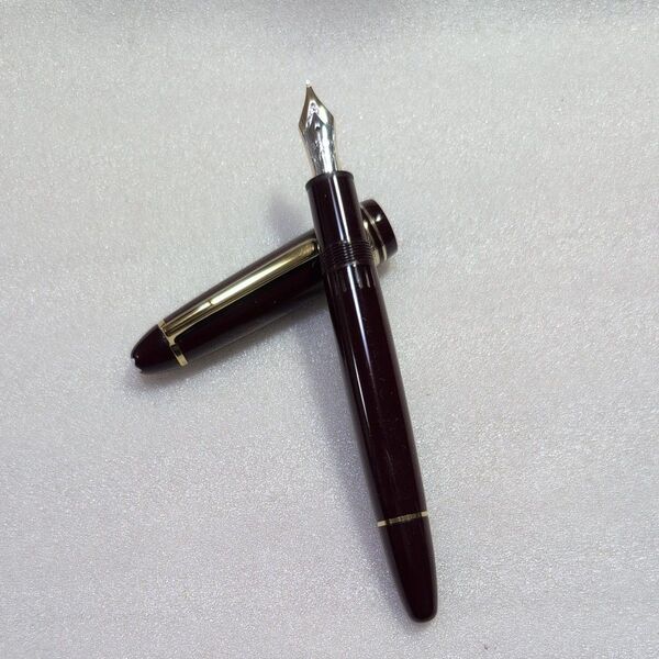 モンブラン 万年筆 MONTBLANC マイスターシュテュック ペン先 14KNo146 ボルドー 内部洗浄済み