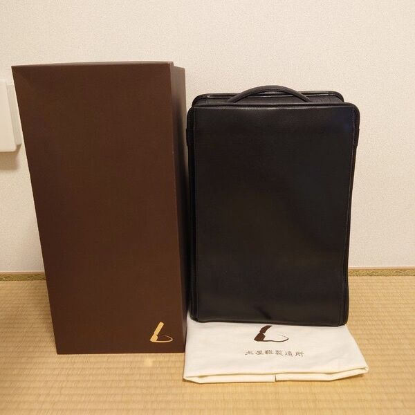美品 土屋鞄 ヴァイノ ミディアム スクエア バックパック リュック